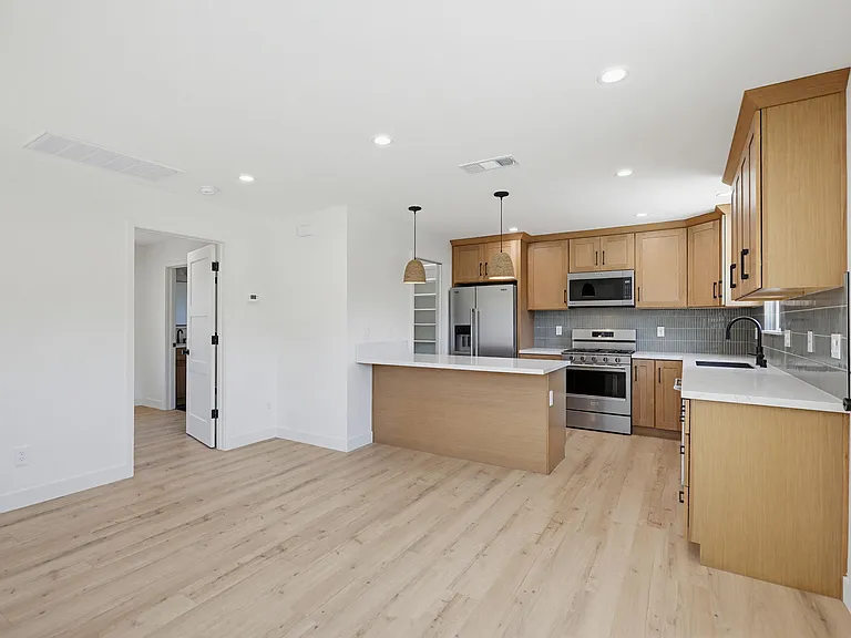 2036 Pomona Ave #D — Photo 7