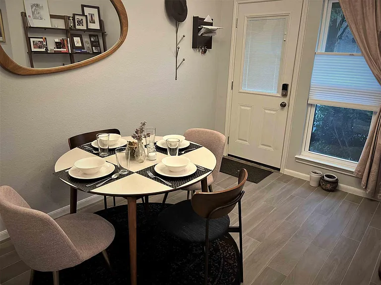 1307 Kinney Ave #120 — Photo 3