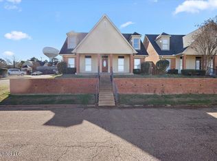 36 Crossings S, Jackson, MS 39206