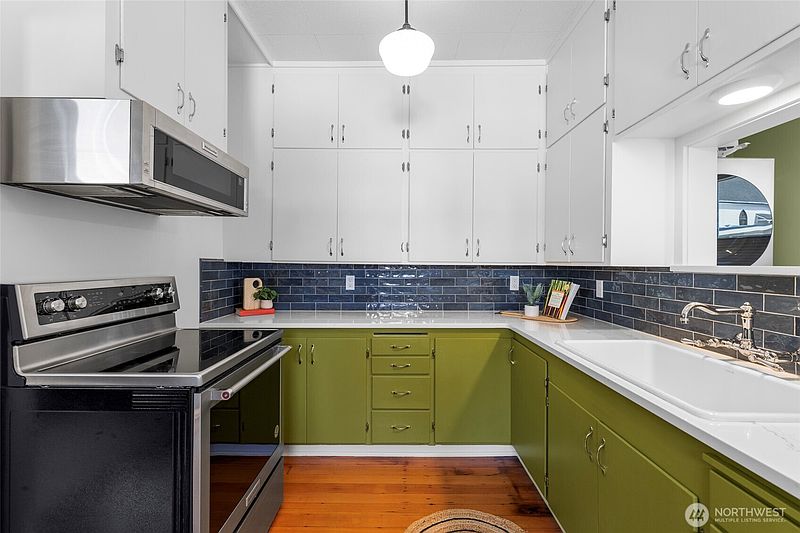 2nd image of 612 S Third Street