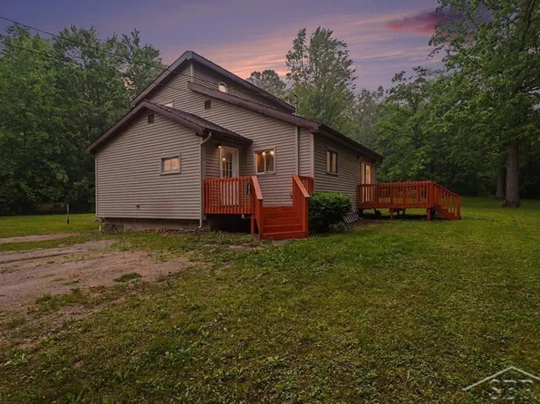 2626 Brady Rd, Lupton, MI 48635