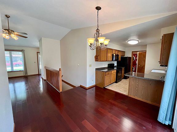 3rd image of 1405 Dayton Dr