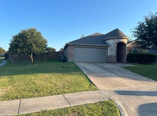 300 Crosscreek Dr, Princeton, TX 75407