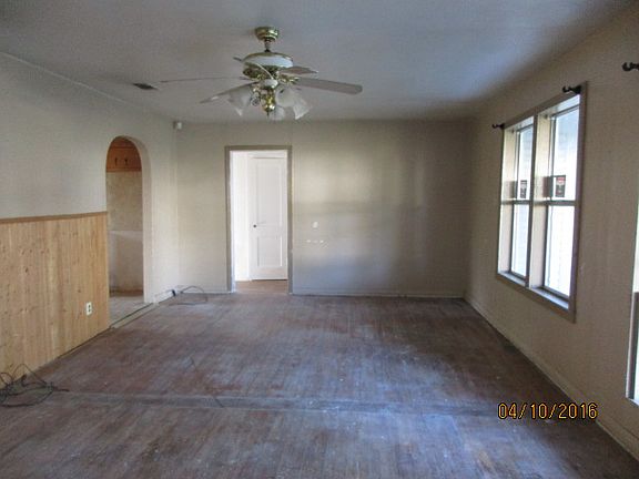 5th image of 1103 Dennis Ave