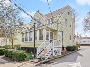 32 Sherwood Pl, Greenwich, CT 06830