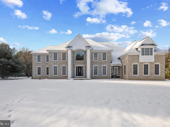 12469 Petrillo Dr, Highland, MD 20777