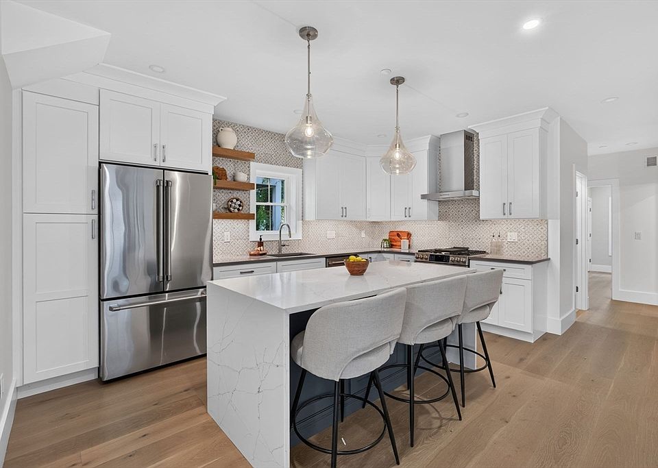 1st image of 131 Hudson St #1