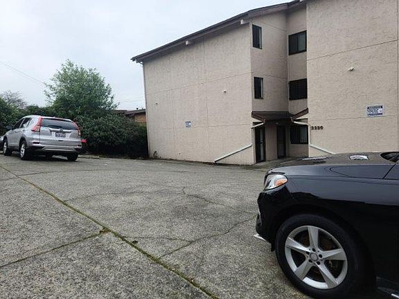 4th image of 2220 Eastlake Ave E #203