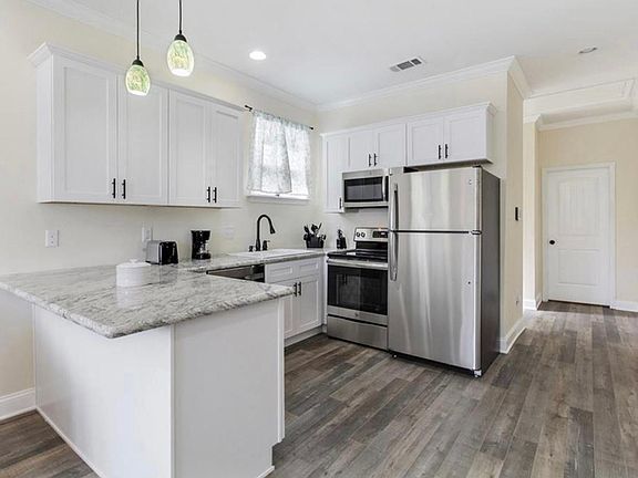 4th image of 2808 New Orleans St