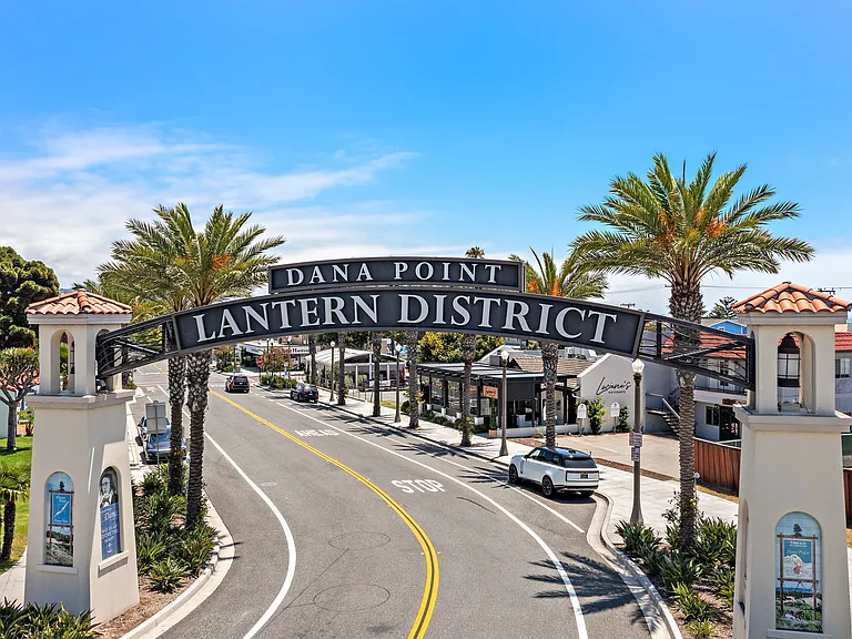Del Prado is right in the heart of Lantern District!