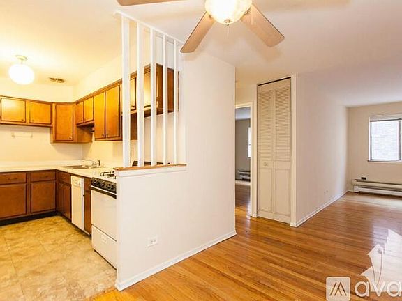 4th image of 660 W Wrightwood Ave #405