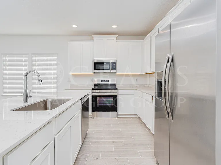 4121 Acoma Dr — Photo 8