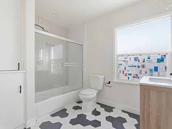 5th image of 7227 Beck Ave #1/2