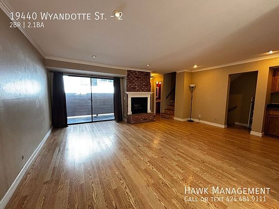3rd image of 19440 Wyandotte St Unit 2
