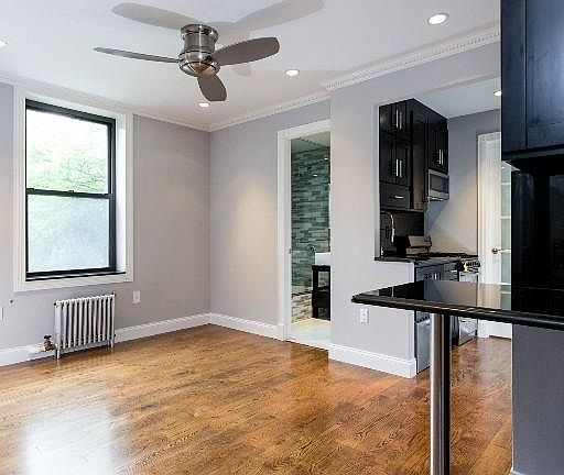 3rd image of 396 E 10th St APT 1