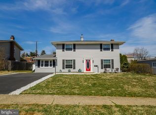 41 Turf Rd, Levittown, PA 19056