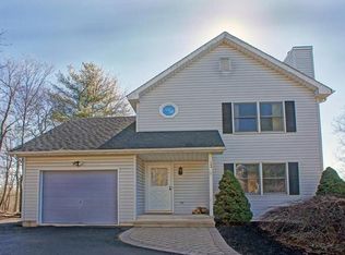 544 Eagle Dr, East Stroudsburg, PA 18302