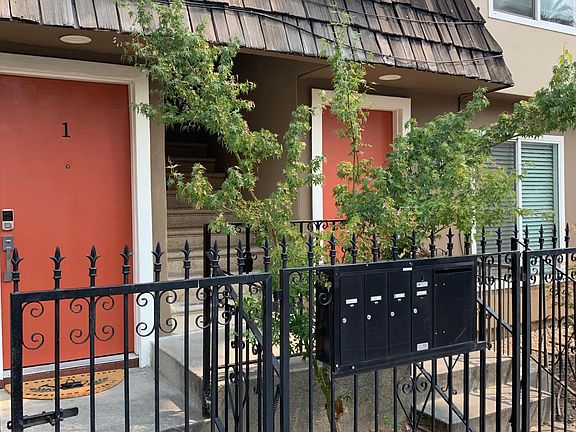 4th image of 2031 27th St APT 4