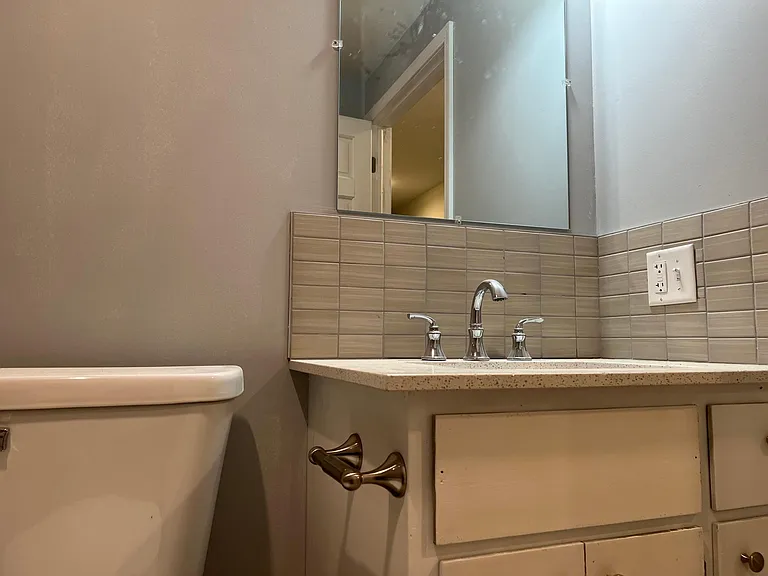4721 E Hillcrest Dr — Photo 19