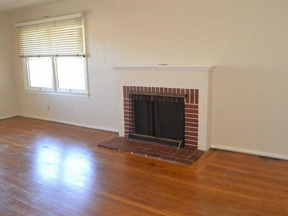 4th image of 3314 Mayfair Dr N
