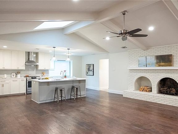 2nd image of 9333 Loma Vista Dr