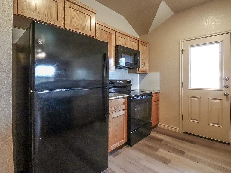 6203 Twistleaf Ln #B — Photo 8