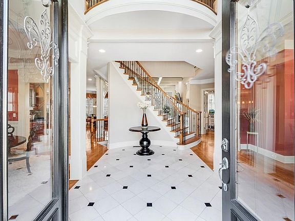 3rd image of 5112 Deer Creek Ct