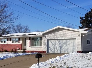 12 Sherry Ln, Bartonville, IL 61607