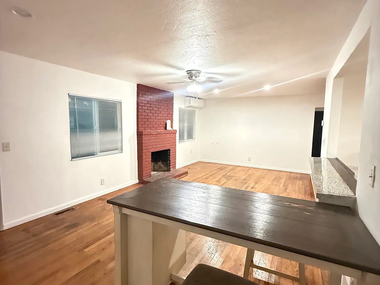 2 bed, 1048 sqft, $1,650 — Photo 4