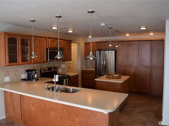 3rd image of 363 N Butter Clam St NW