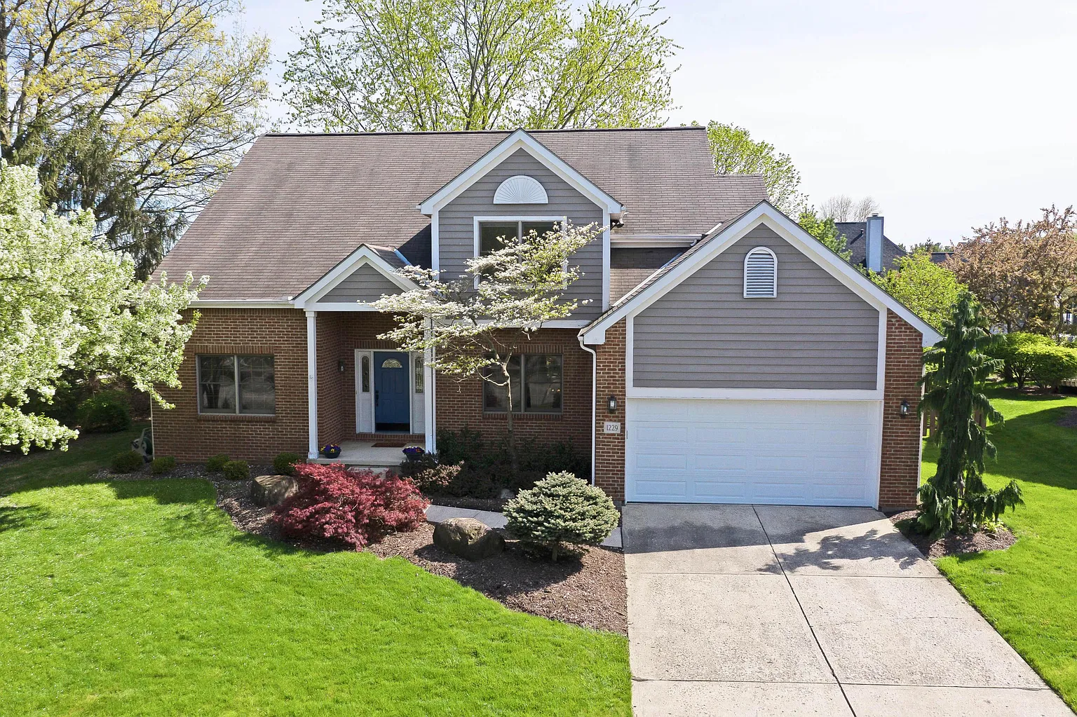 1229 Hooverview Dr photo 1