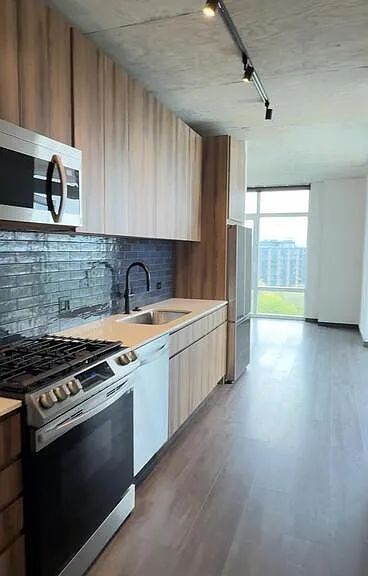 2165 W Lake St #414 — Photo 1