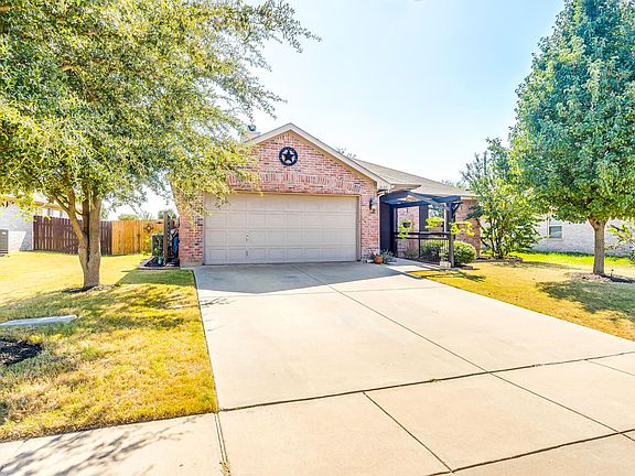 2605 Cherry Hills Ln Burleson-003-003-Cherry Hills Ln3-MLS_Size.jpg
