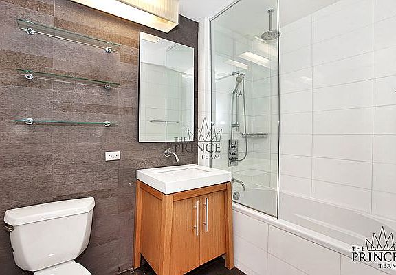 3rd image of 88 Greenwich St APT 1306