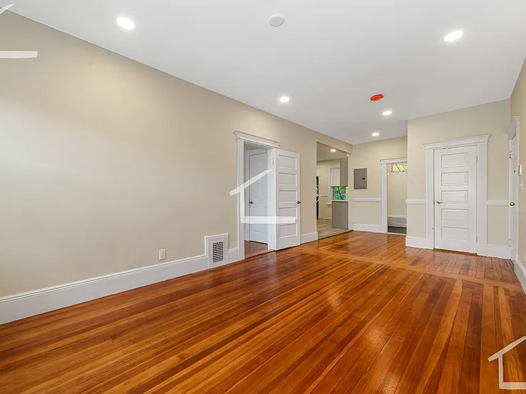 44 Brackett St #3 — Photo 8
