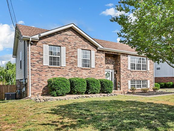 2nd image of 905 Dolphin Ln