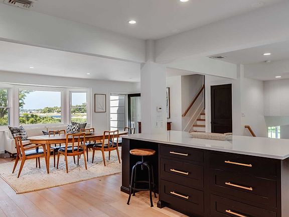 4th image of 4 Water Ln