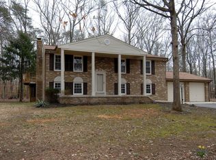 8855 Brook Dr, Waldorf, MD