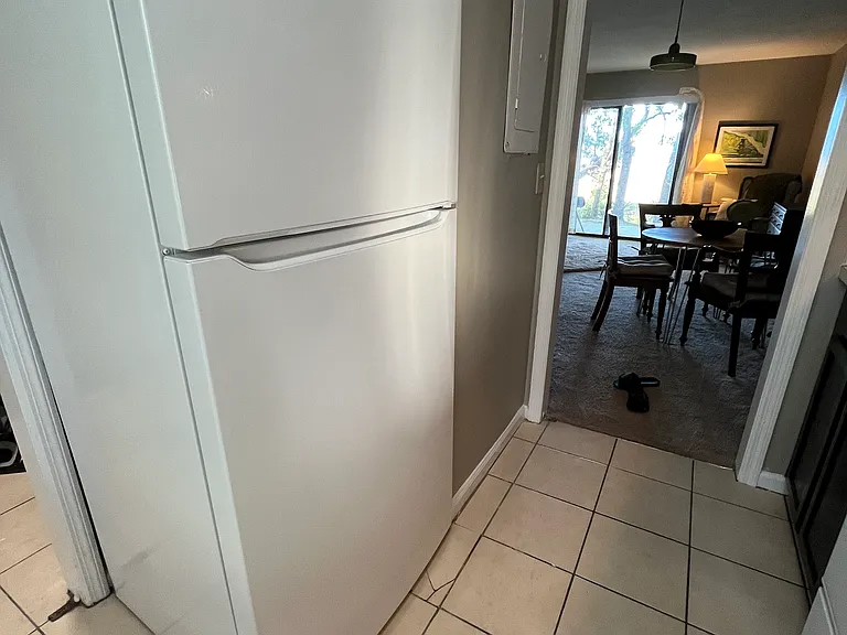 511 Saint Charles Ct — Photo 16