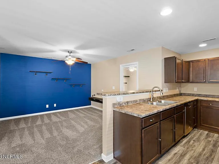 123 James Ave #A — Photo 8