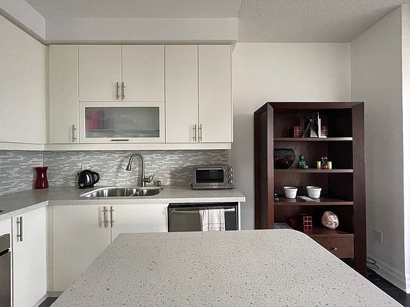 3rd image of 35 Balmuto St #2606