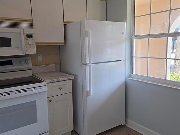 5th image of 4127 Hampton Dr #4127