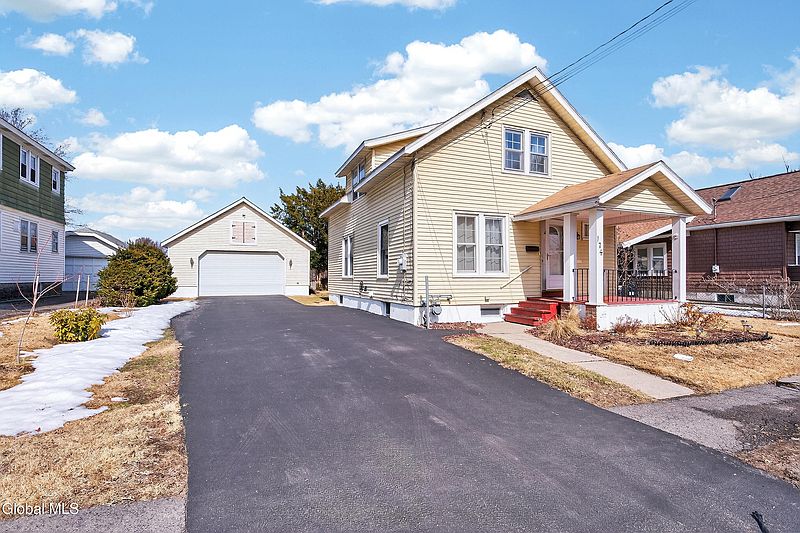 2nd image of 174 6th Street
