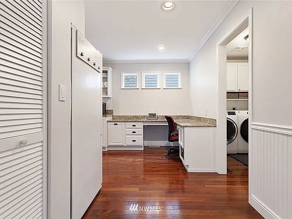 4th image of 7118 Autumn Ave SE