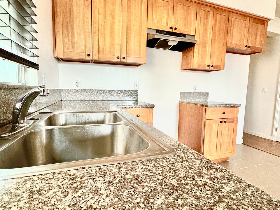 1st image of 4820 S Figueroa St APT 2
