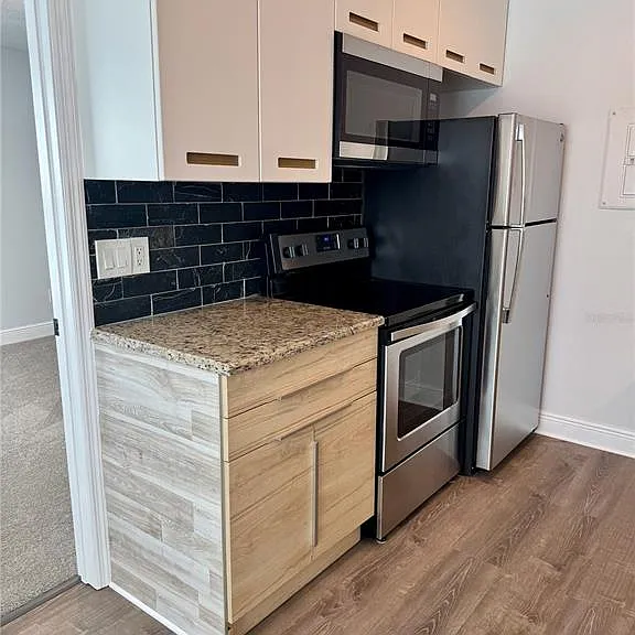 2585 Grassy Point Dr #111 — Photo 6