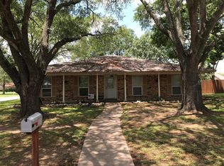 1482 Pin Oak Dr, Bellville, TX 77418
