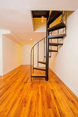 Rented by Keller Williams NYC | media 19