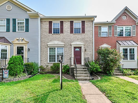 2nd image of 1020 Smartts Ln NE