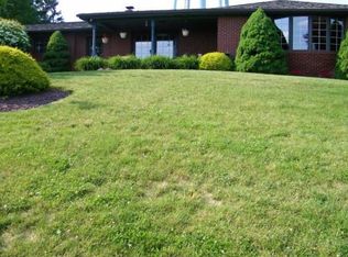 11 Forcey Dr, Baden, PA 15005